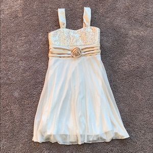 Speechless Girls’ Size 8 Gold Formal Dress